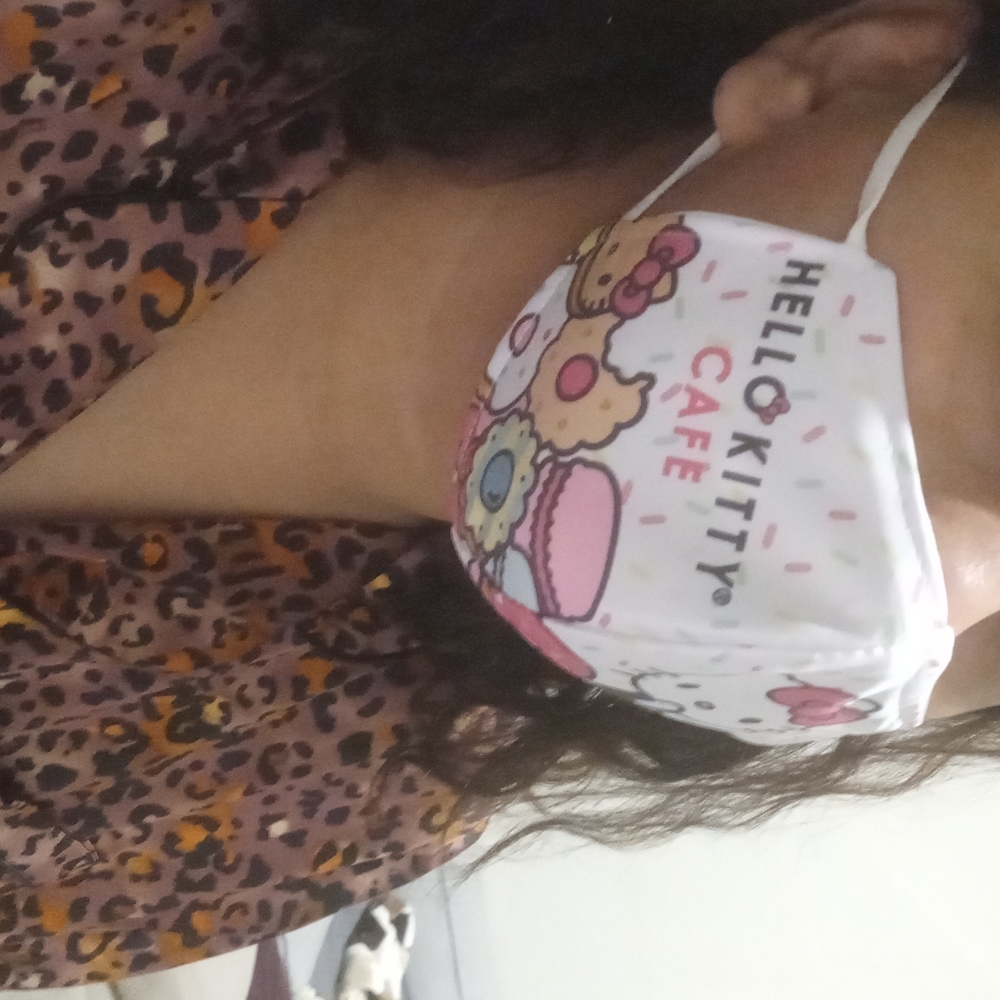 Hello Kitty Café Truck Face Mask NWT - Picture 5 of 6